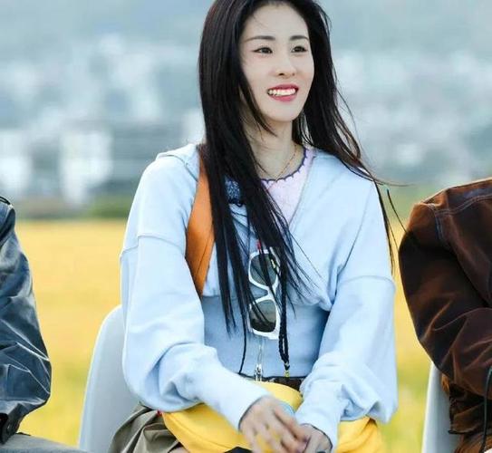 张碧晨和保姆带女儿,张碧晨和保姆带女儿唱的歌